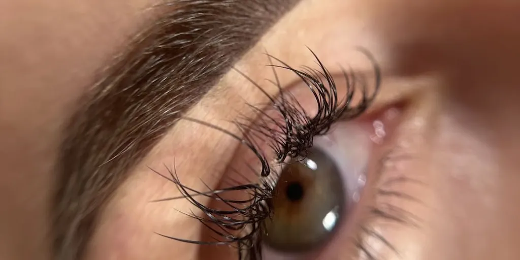 ADRIANNA MAKULSKA BEAUTY Toruń Powiekszanie ust, Mezoterapia igłowa, Szkolenia, Lipoliza iniekcyjna, Makijaż permanentny - Zdjęcie 6