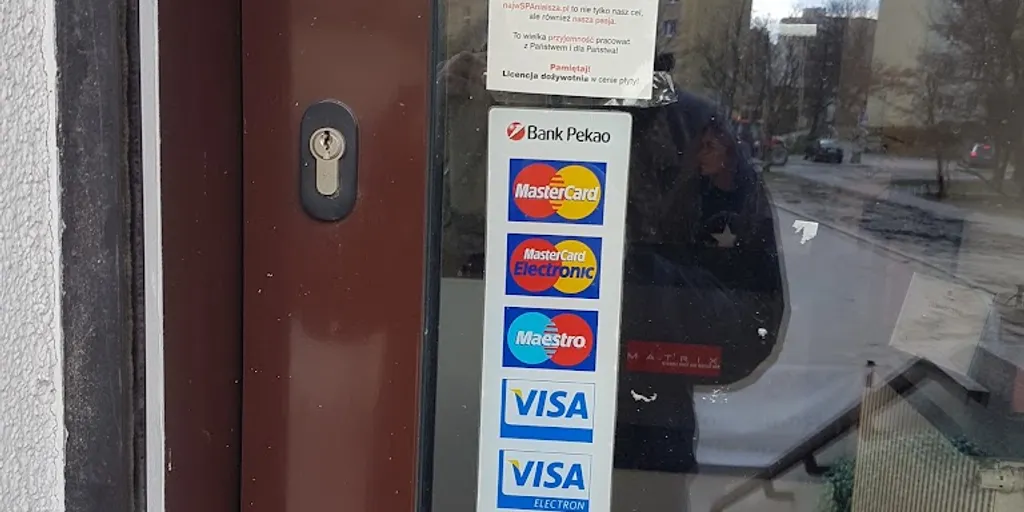 Uroda. Salon fryzjersko - kosmetyczny - Zdjęcie 8