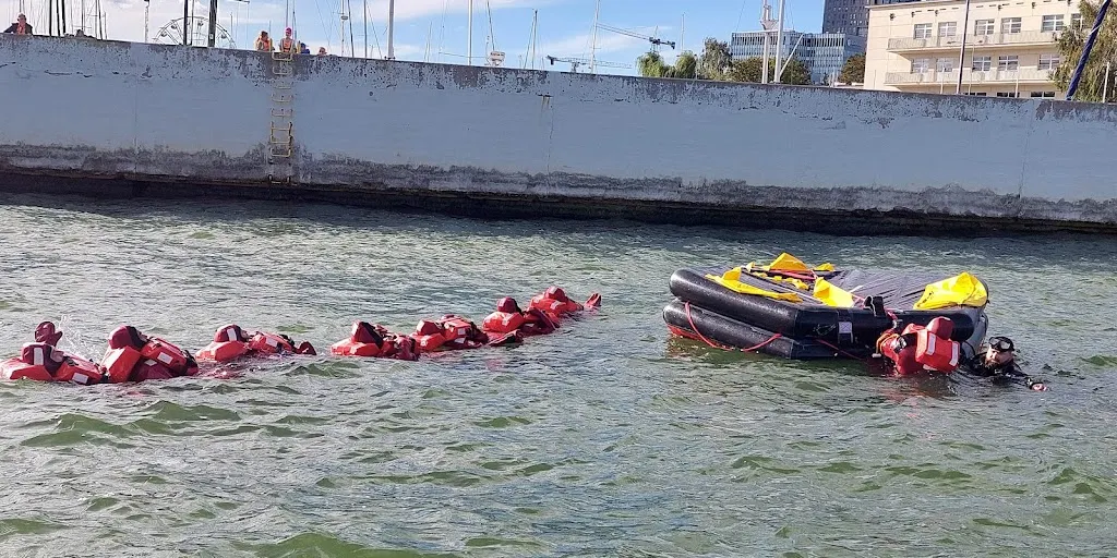 Europejskie Centrum Szkoleń STCW - Kursy dla marynarzy i żeglarzy - kursy STCW / IMO - EUROPEAN STCW CENTER - Zdjęcie 3