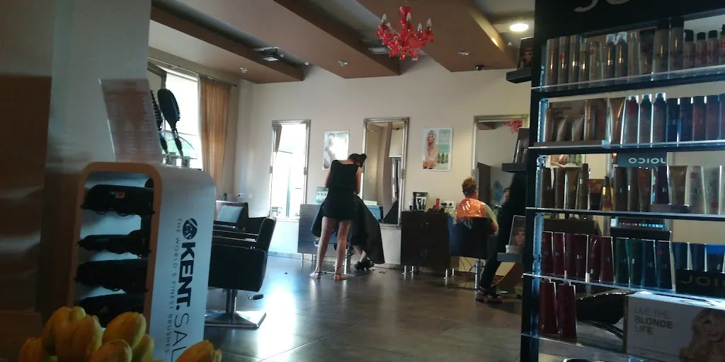 Salon Bartoszewicz – fryzjer – kosmetyka – zabiegi na twarz i ciało - Zdjęcie 9