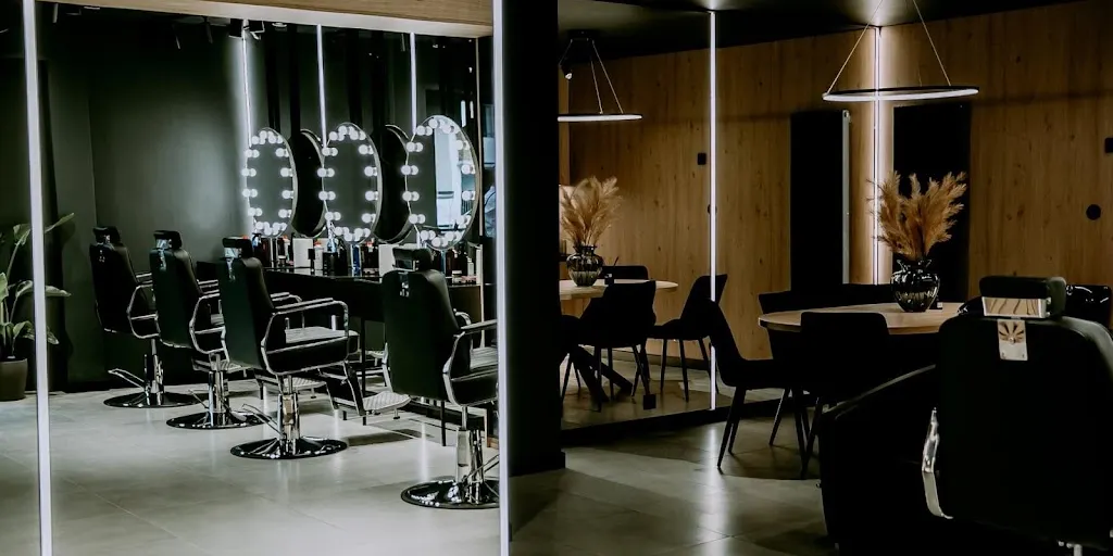 Akademia Szkoleniowa - Barber - Fryzjerstwo - Beauty - Charles&Co Glow - Zdjęcie 7