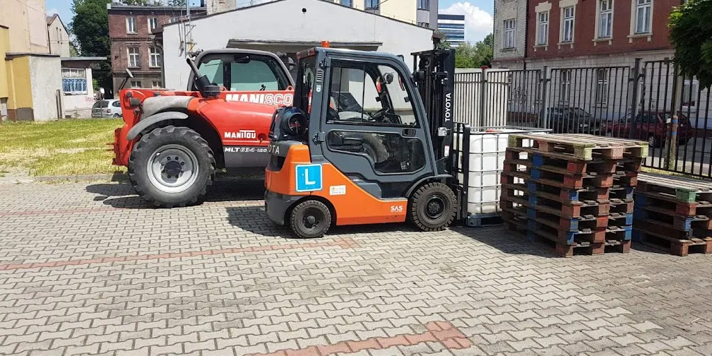 Efekt - Kursy na wózki widłowe, żurawie wieżowe - Zdjęcie 2