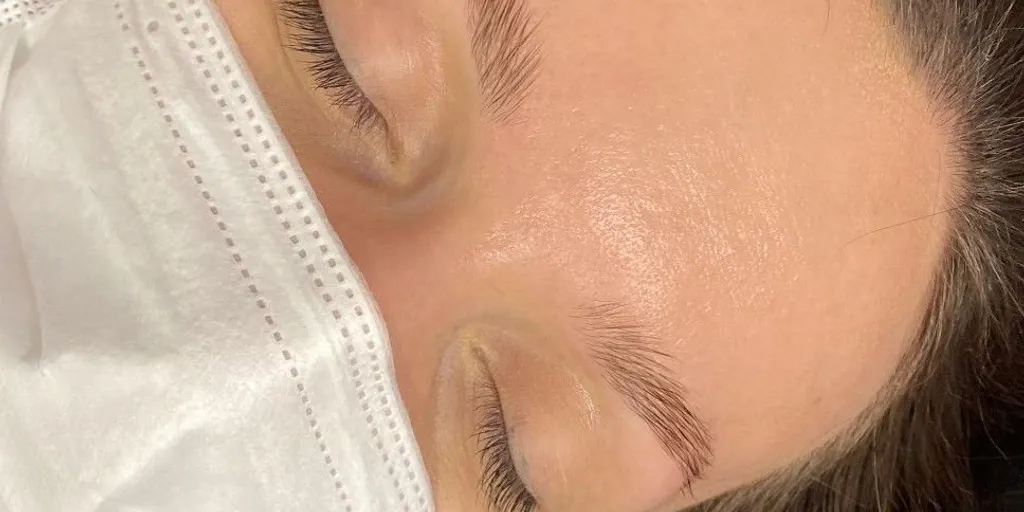 ADRIANNA MAKULSKA BEAUTY Toruń Powiekszanie ust, Mezoterapia igłowa, Szkolenia, Lipoliza iniekcyjna, Makijaż permanentny - Zdjęcie 9