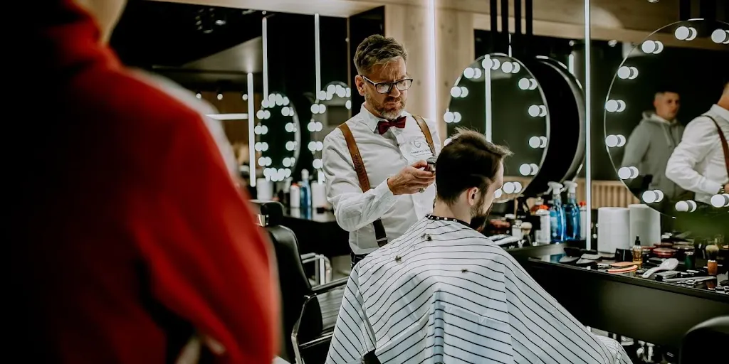 Akademia Szkoleniowa - Barber - Fryzjerstwo - Beauty - Charles&Co Glow - Zdjęcie 9