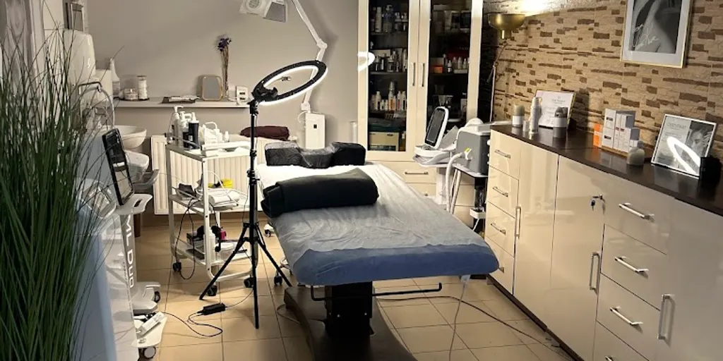 Uroda Gwiazd Salon Kosmetyczny - Zdjęcie 6