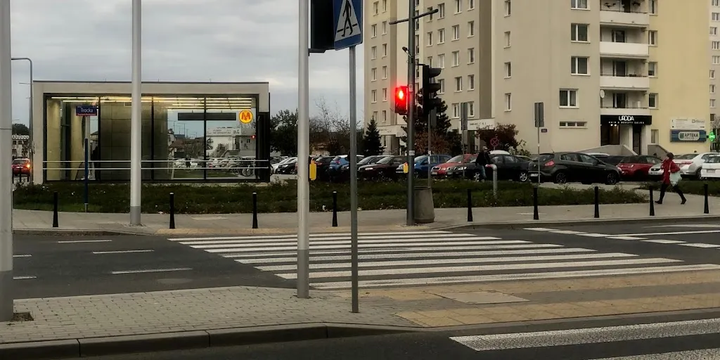 Uroda. Salon fryzjersko - kosmetyczny - Zdjęcie 9