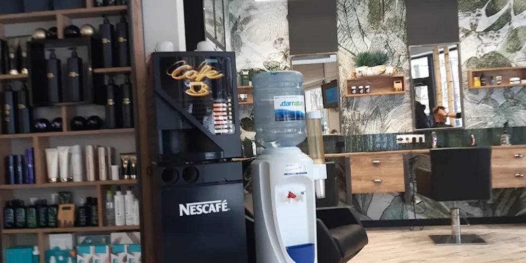 Salon Bartoszewicz – fryzjer – kosmetyka – zabiegi na twarz i ciało - Zdjęcie 3