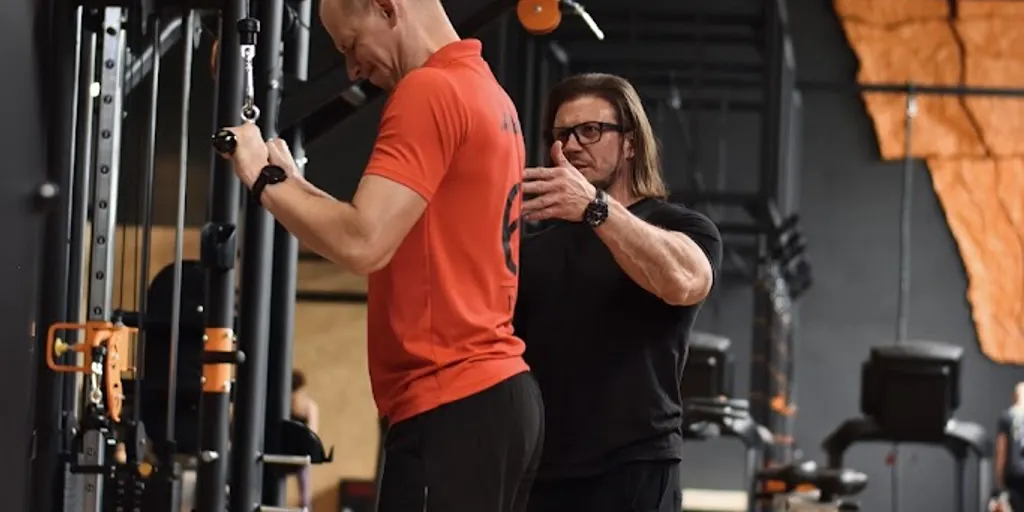 Revolve Fitness - Siłownia i afiliowany klub HYROX Łódź - Zdjęcie 5