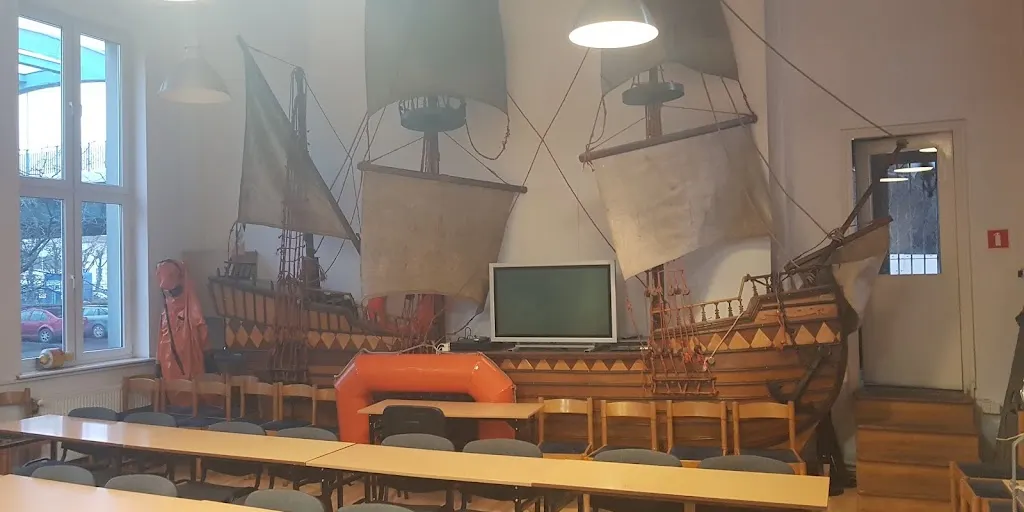 Ośrodek Szkolenia Zawodowego Gospodarki Morskiej Paweł Karbowiak, Magdalena Marcinek, Elżbieta Poborczyk spółka cywilna - Zdjęcie 3