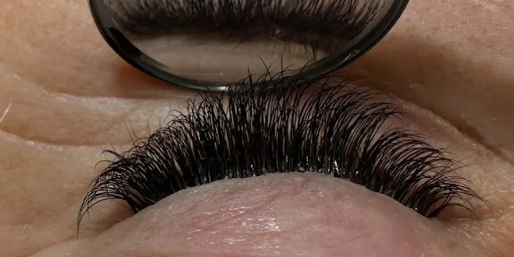 YEY SALON URODY - Kosmetolog Katowice - Makijaż Permanentny - Masaż KOBIDO - Bloomea zabieg - Oczyszczanie Wodorowe - Zdjęcie 3