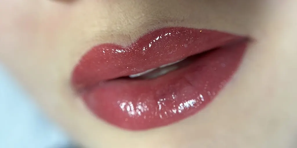 ADRIANNA MAKULSKA BEAUTY Toruń Powiekszanie ust, Mezoterapia igłowa, Szkolenia, Lipoliza iniekcyjna, Makijaż permanentny - Zdjęcie 2