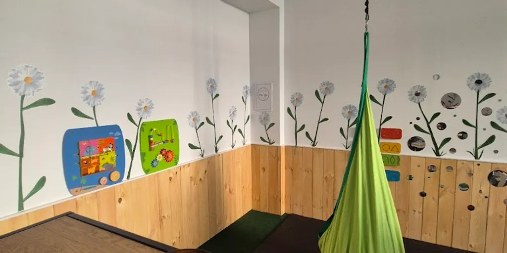 Rozwijanie przez wspieranie - terapia dziecięca - Zdjęcie 10