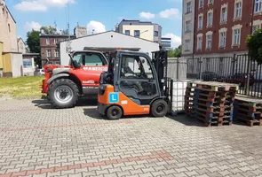 Efekt - Kursy na wózki widłowe, żurawie wieżowe