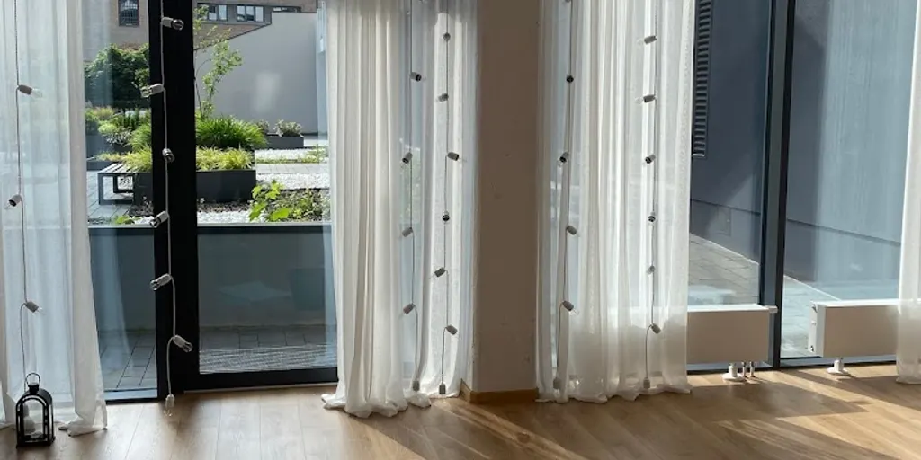 Studio jogi Kraków "Pies głową do góry" - Zdjęcie 3